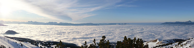 Vu sur Grenoble (recouvert par les nuages) depuis Chamrousse